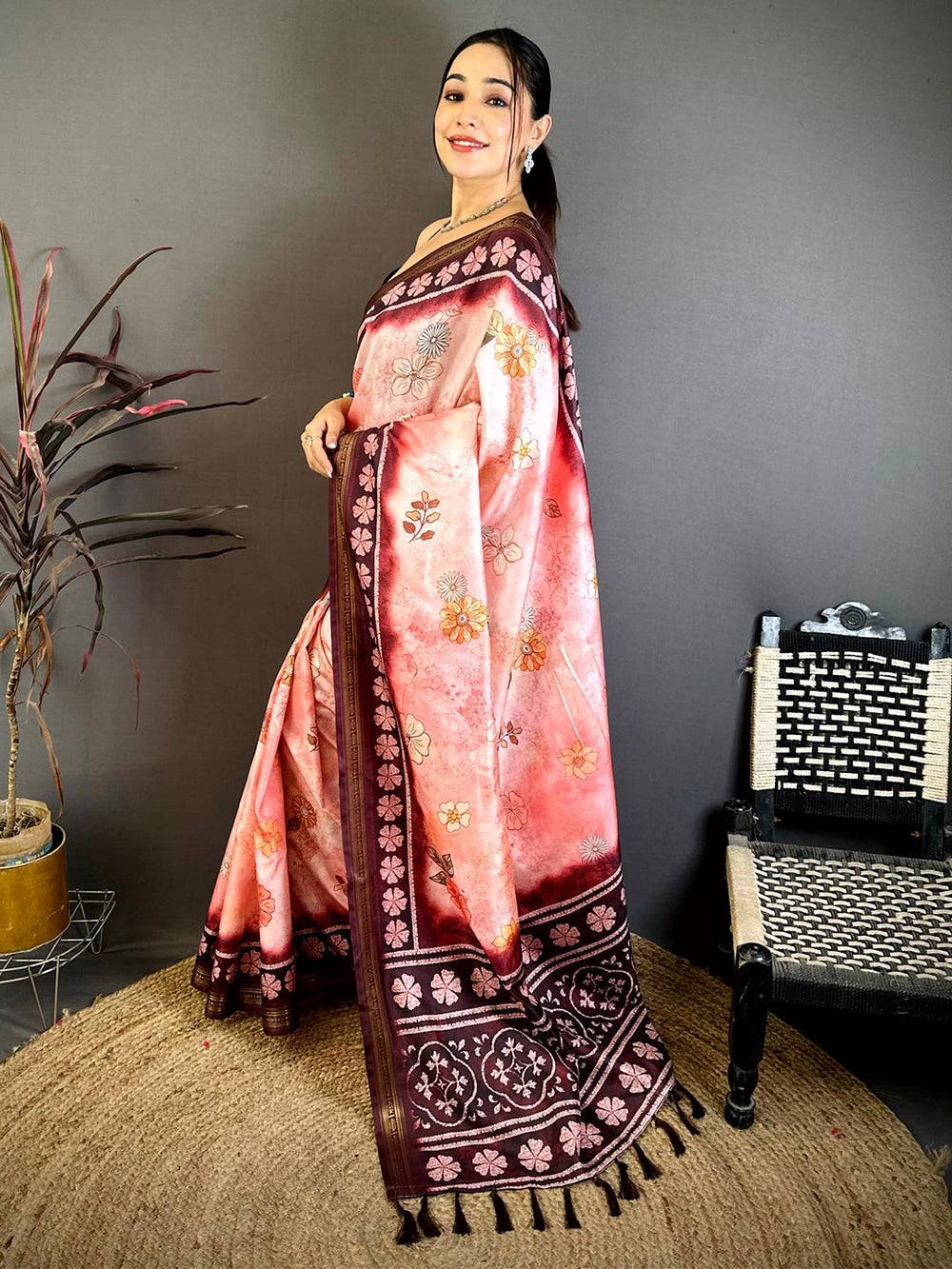 Stylish Floral Soft Silk Zari Border Saree