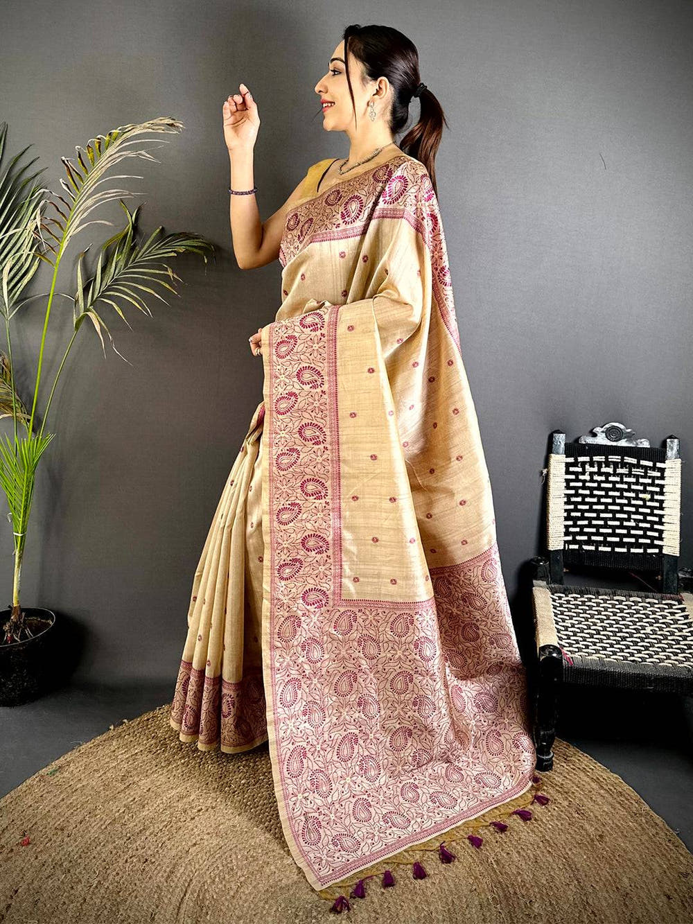 Pink Floral Katha Ghicha Silk Saree


