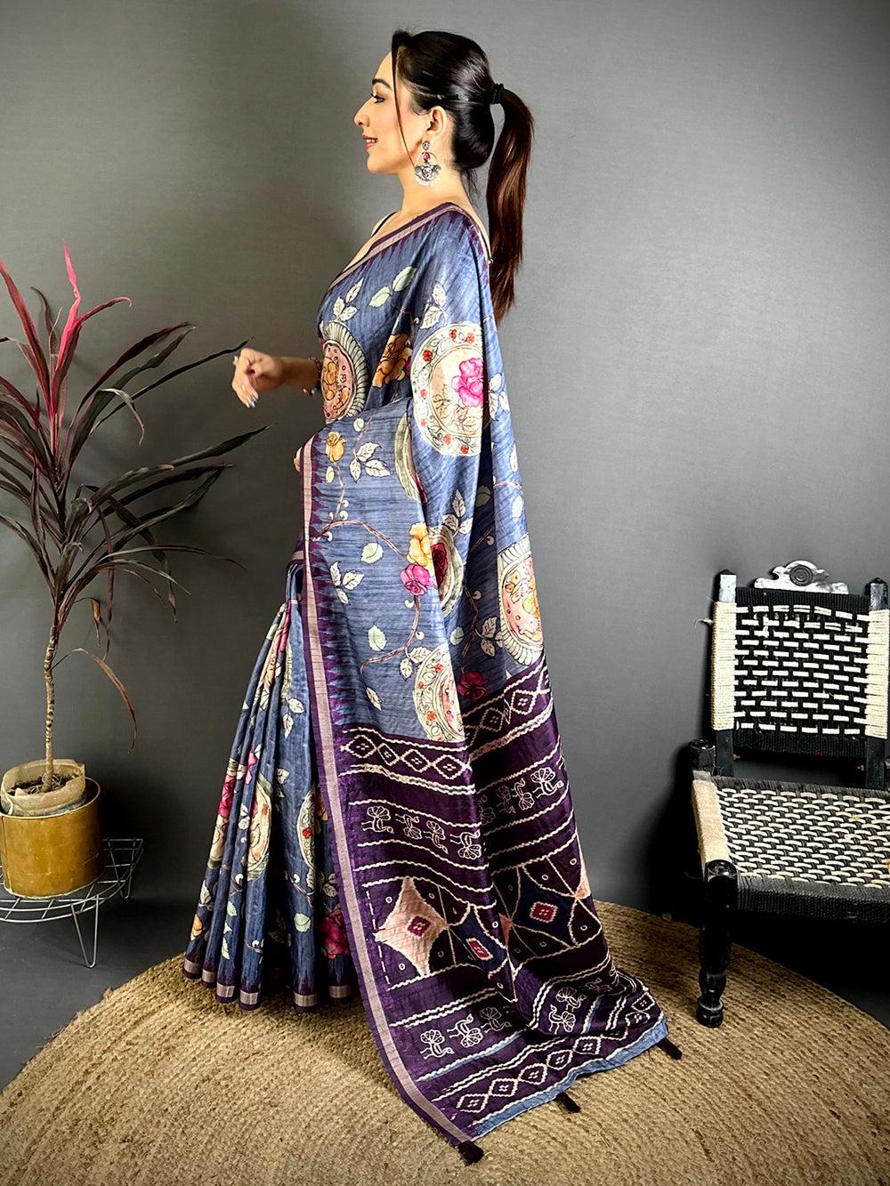 Stylish Pochampally Art Pallu Tussar Saree
