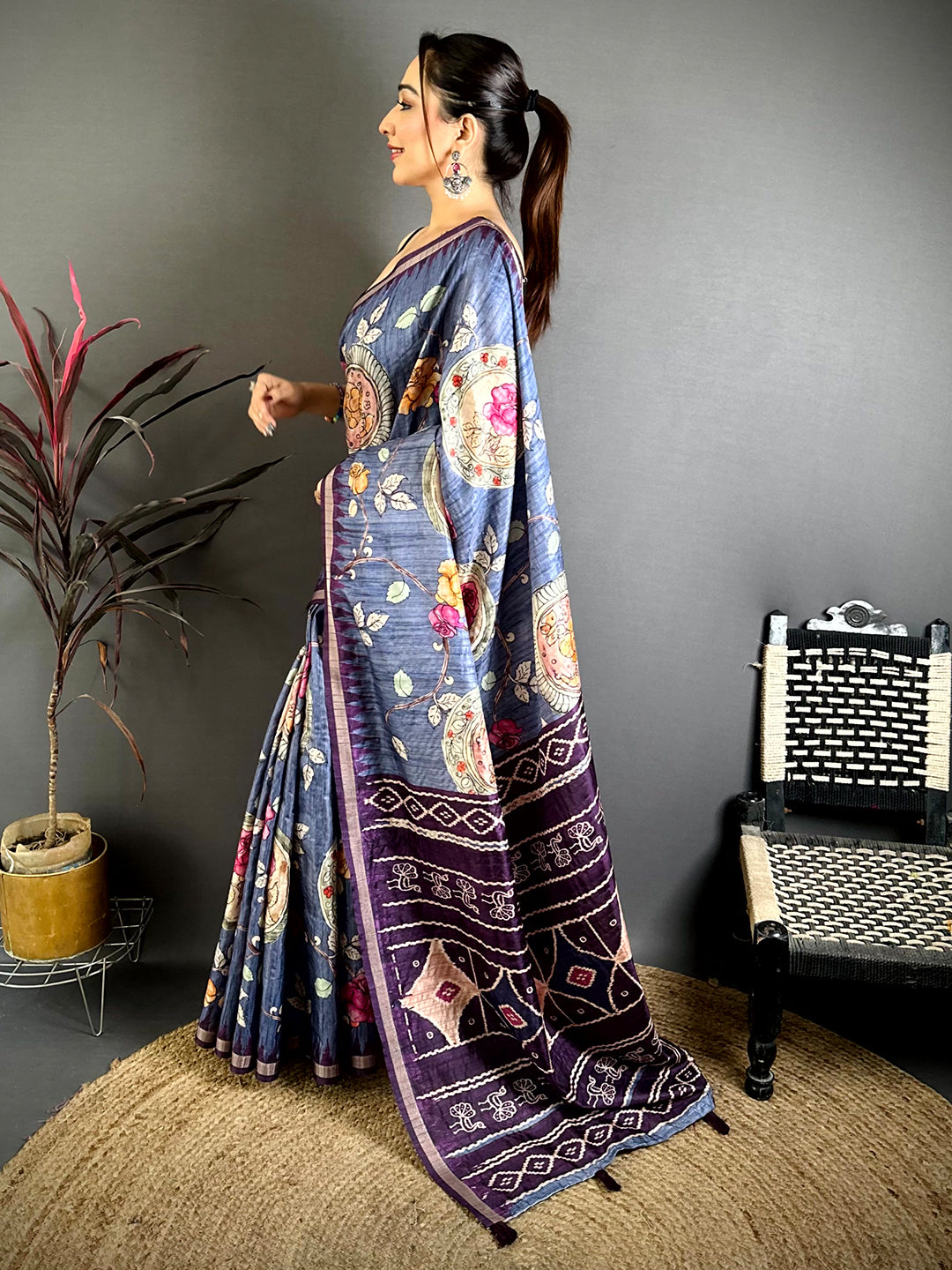 Stylish Pochampally Art Pallu Tussar Saree