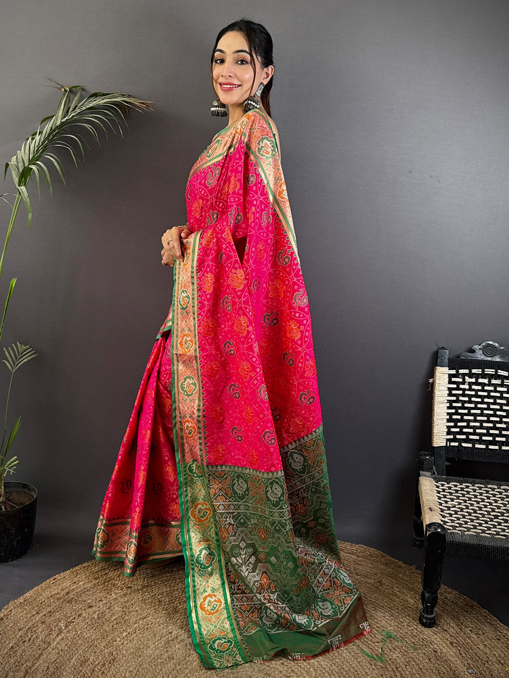 Elegant Pink Pochampally Patola Silk Saree
