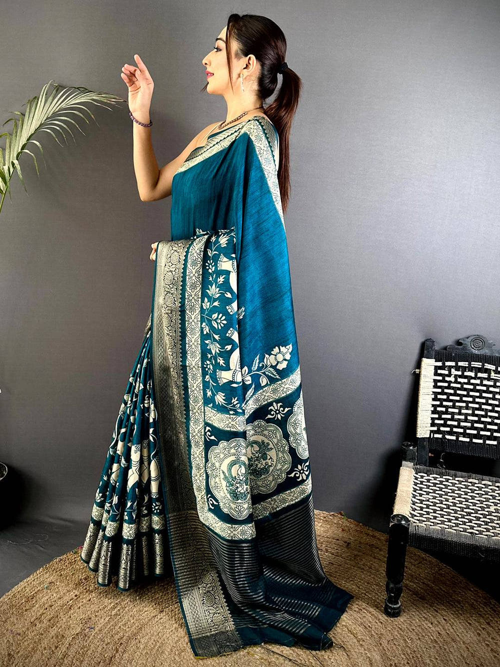 Vibrant Self Zari Chex Viscose Dola Saree
