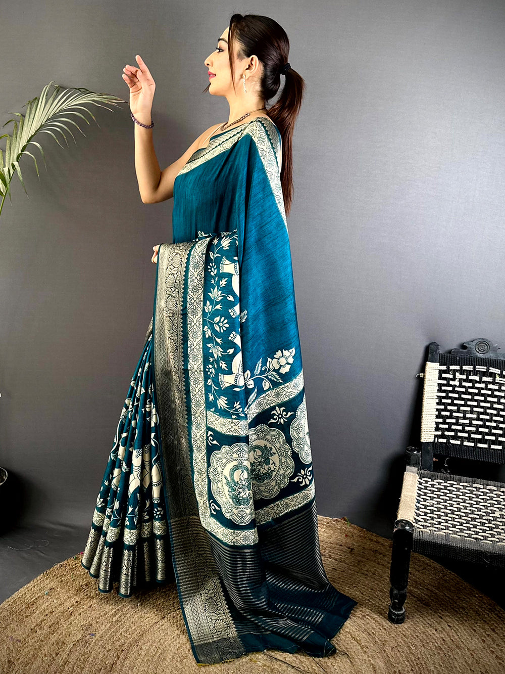 Vibrant Self Zari Chex Viscose Dola Saree