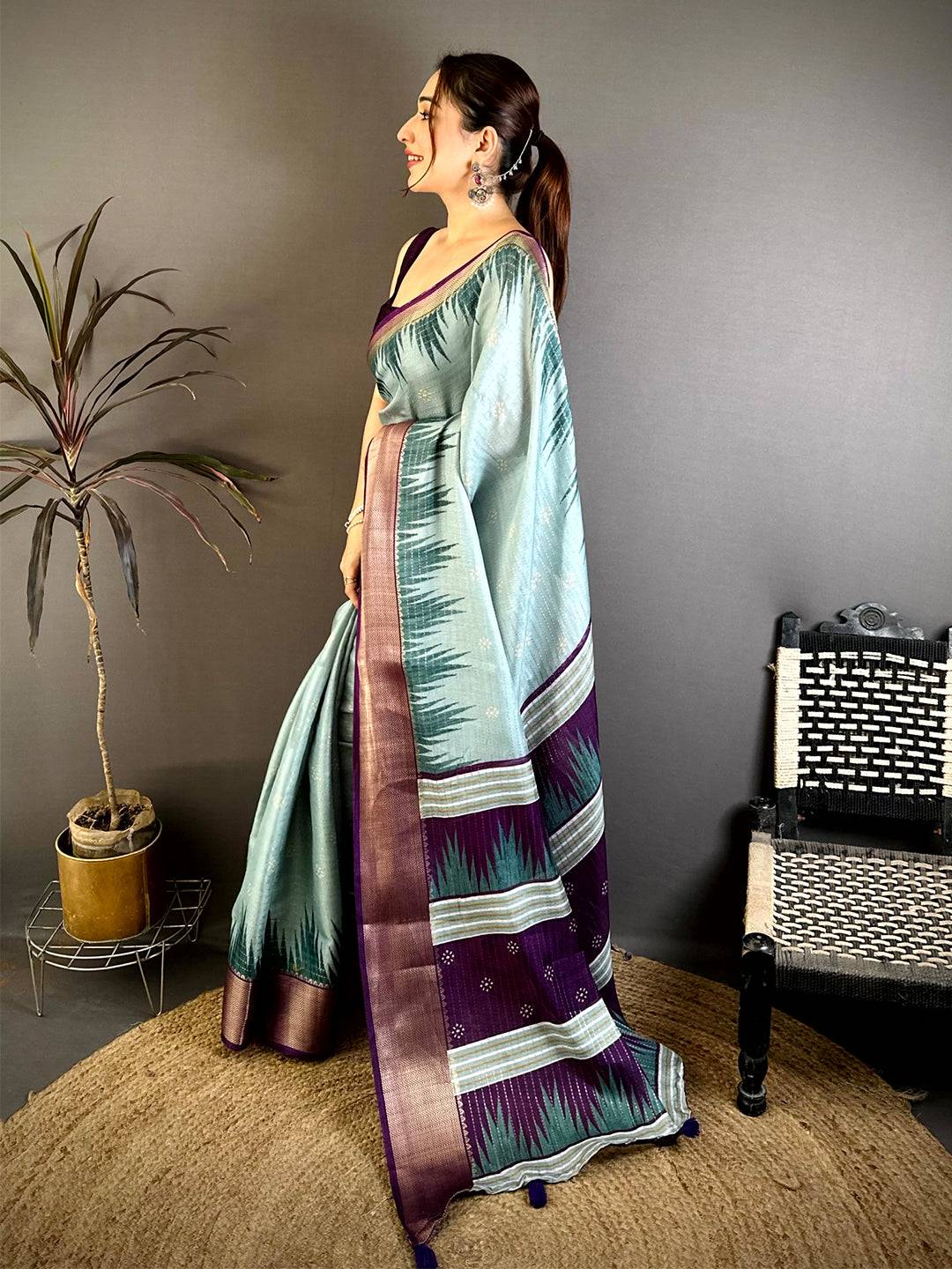 Royal Soft Dola Self Zari Katha Weaving Saree