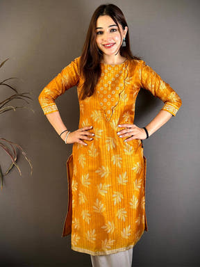 Stylish Crew Neck Handloom Ghicha Kurti
