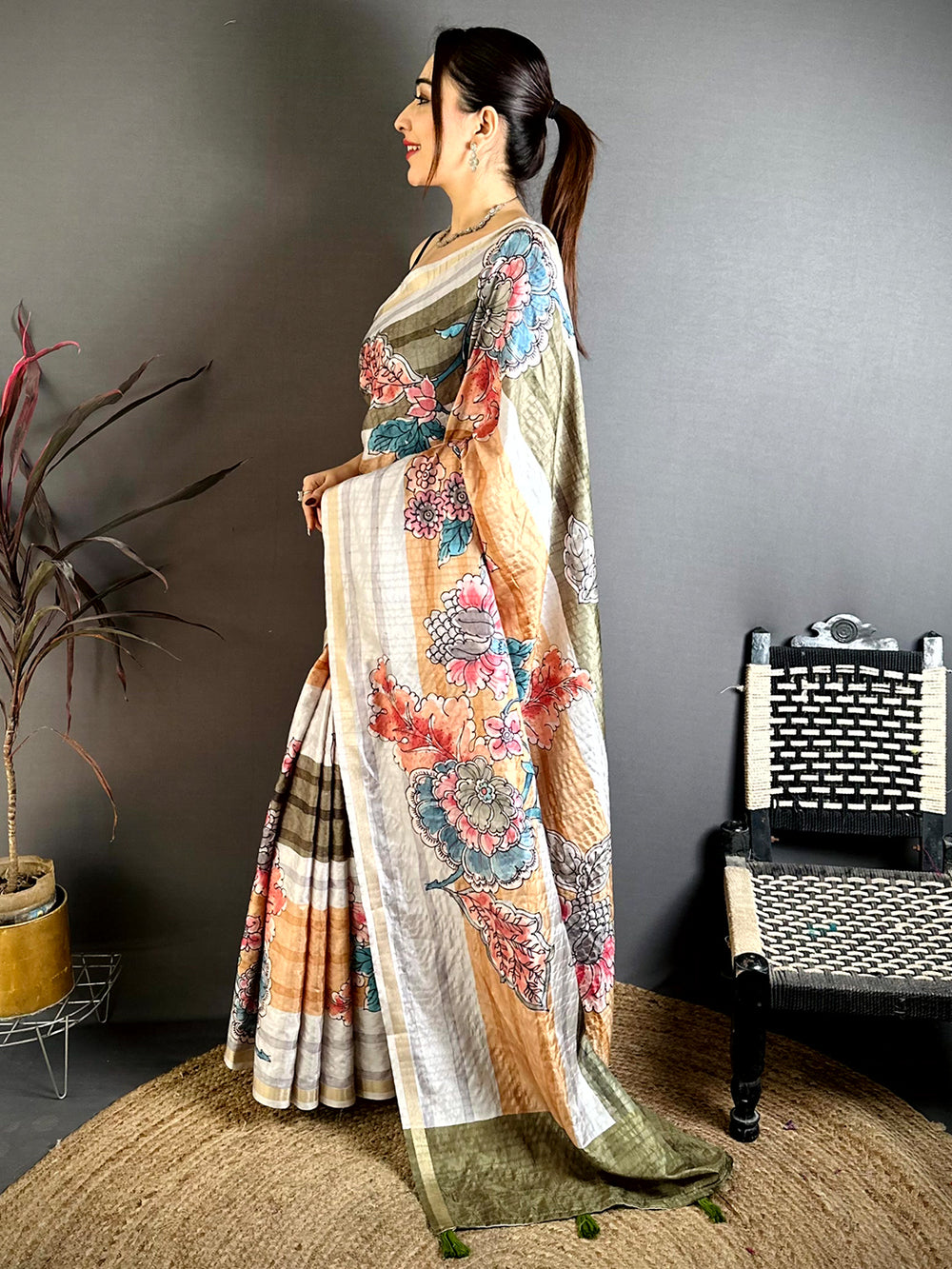 Stylish Tussar Ghicha Floral Saree