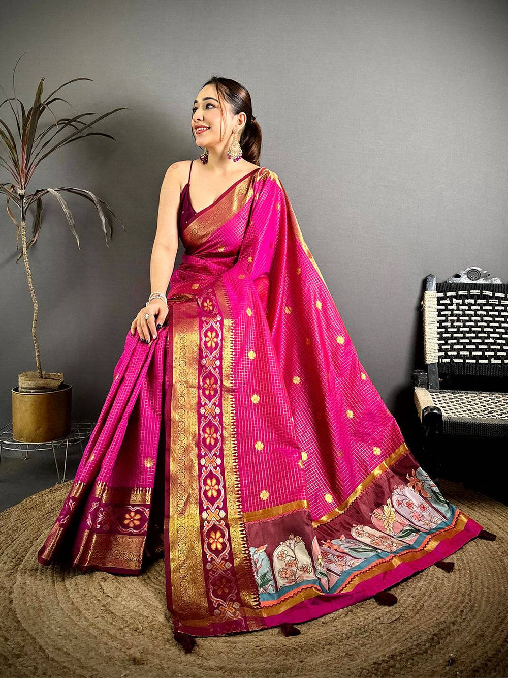 Celebrity Gold Zari Kanchi Silk Digital Pallu Saree