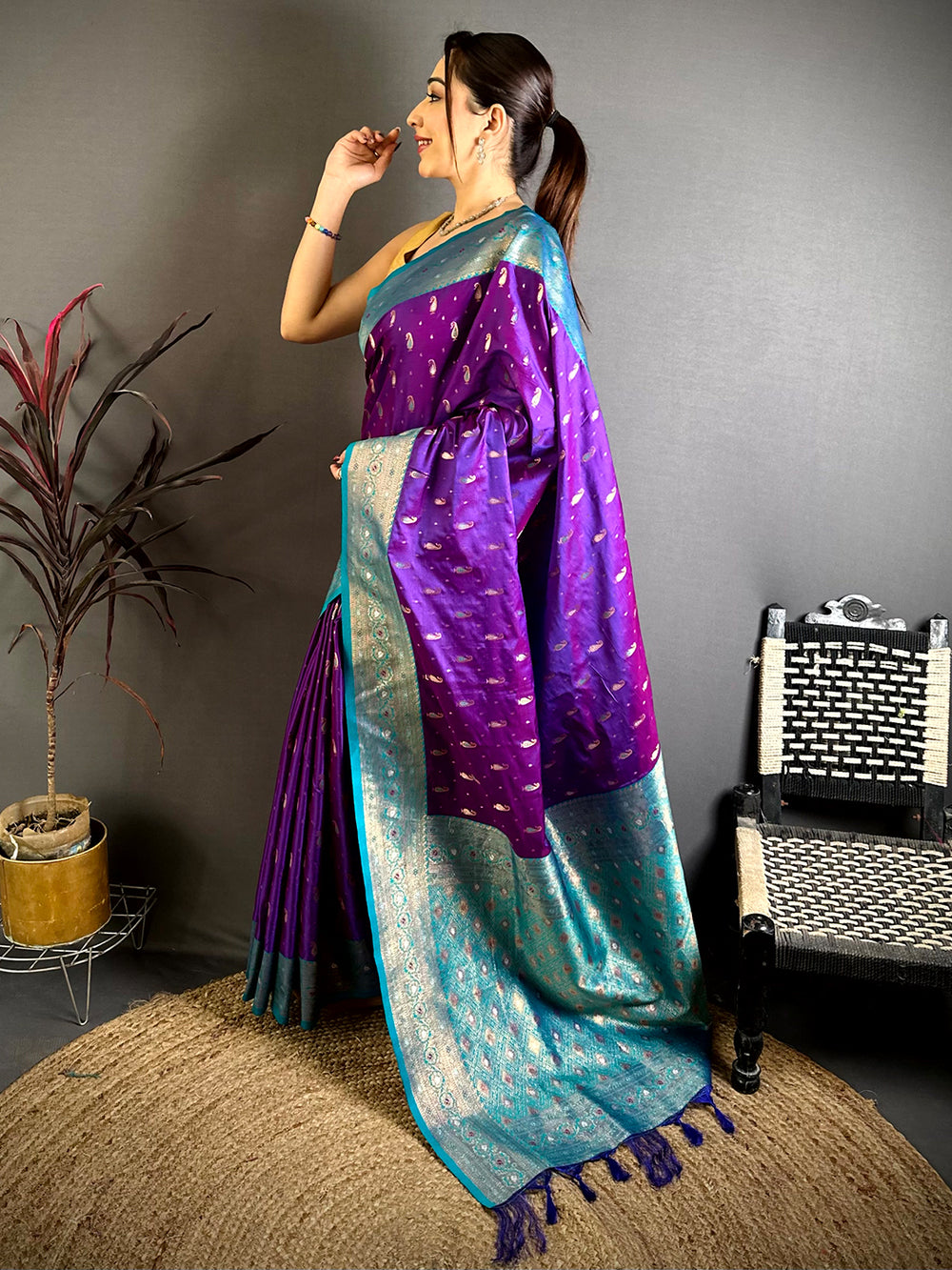 Vibrant Dual Shade Kanjivaram Saree