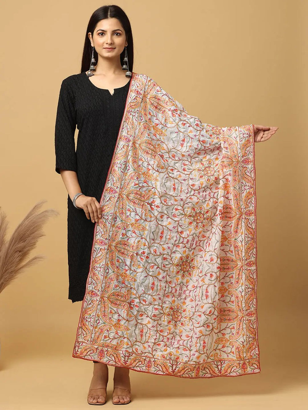 Bollywood white poly chiffon dupatta with pashmina threadwork.