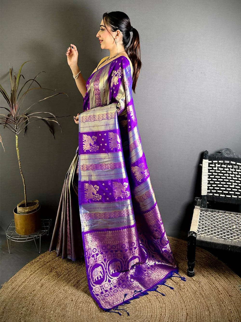 Opulent Fine Silk Zari Weaving Saree