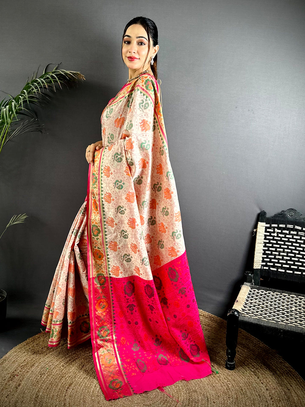 Elegant White Pochampally Patola Silk Saree