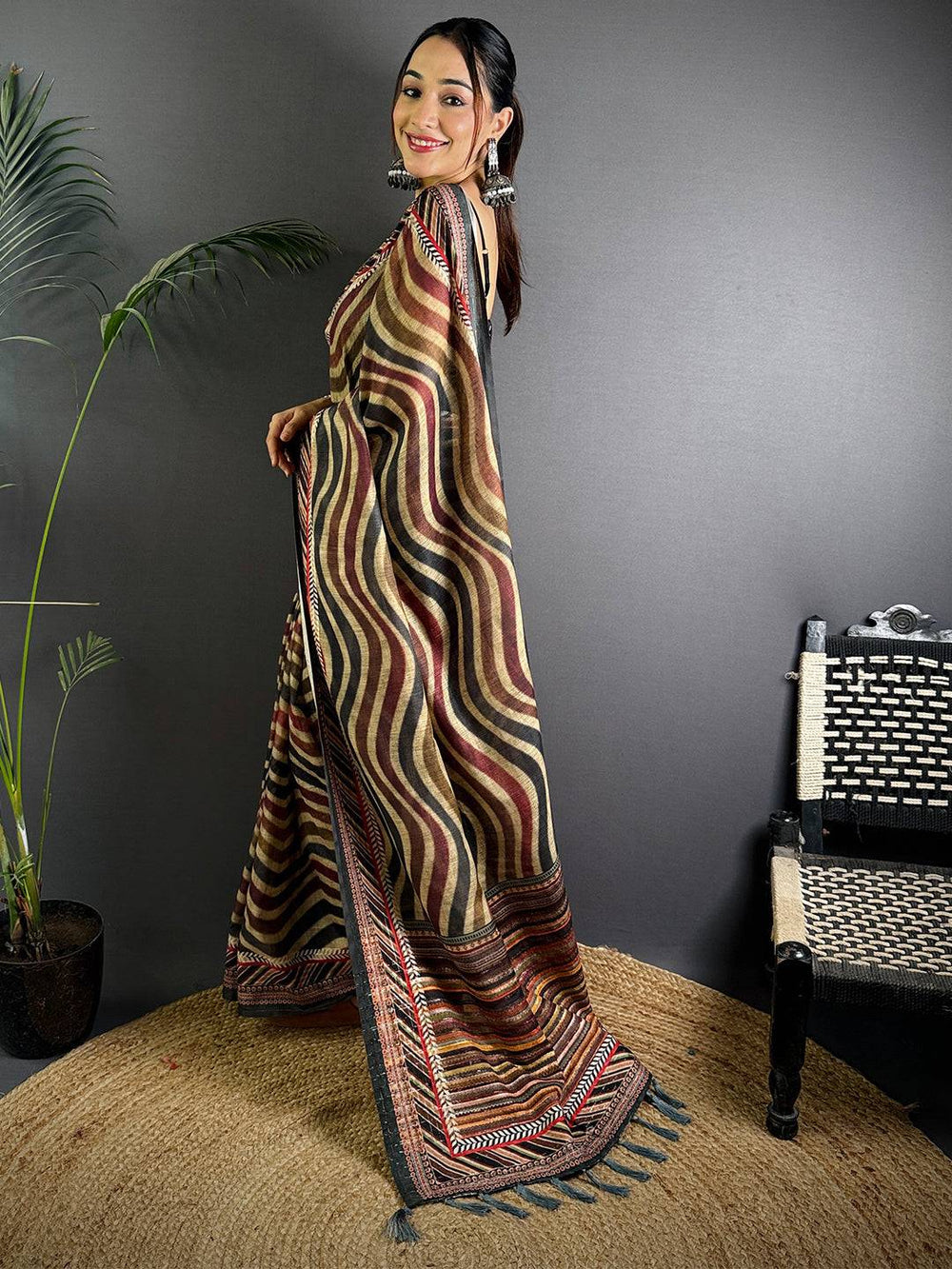 Vibrant Geometric Printed Linen Saree
