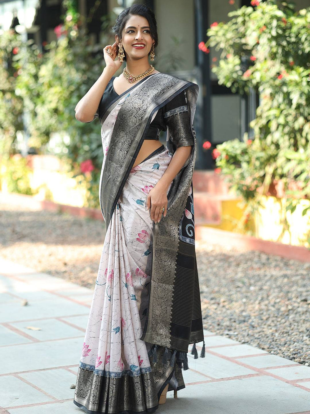 Batik Pen kalamkari Off White Colour Zari Weaving Saree