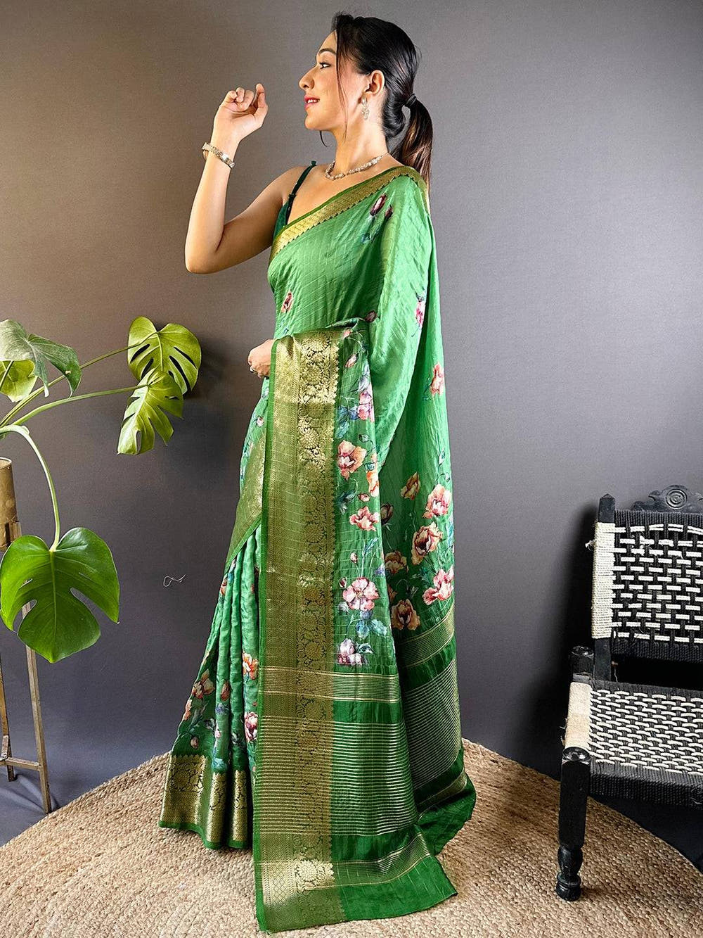 Green Floral Zari Chex Saree


