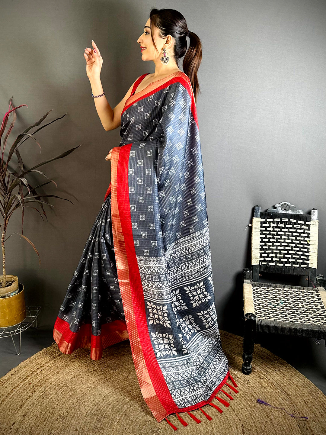 Artistic Tussar Black Zari Weave Saree