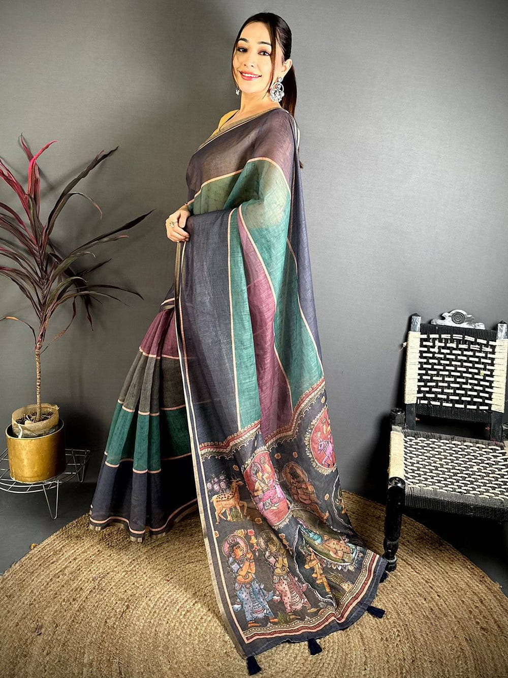 
Heritage Stripe Linen Tissue Saree


