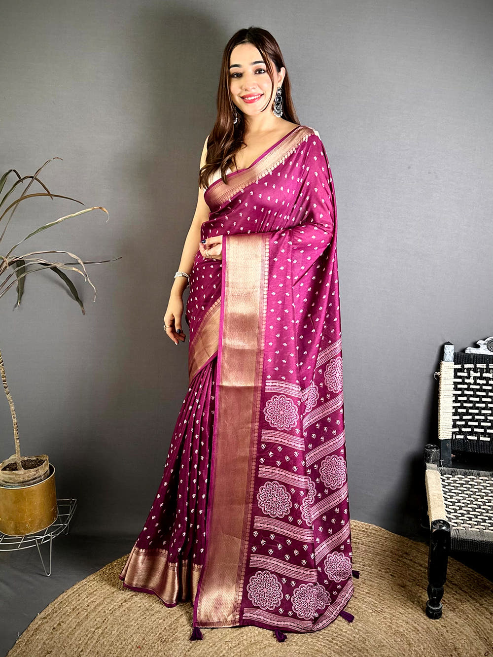 Wine Small Leaf Butti Dola Saree