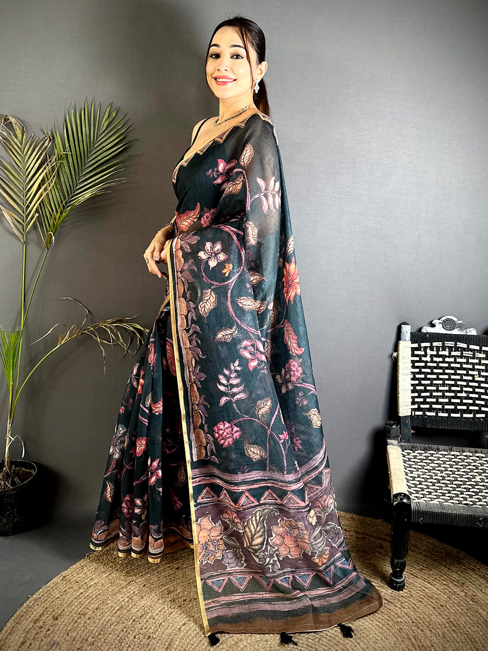 Artistic Floral Hand Art Linen Saree