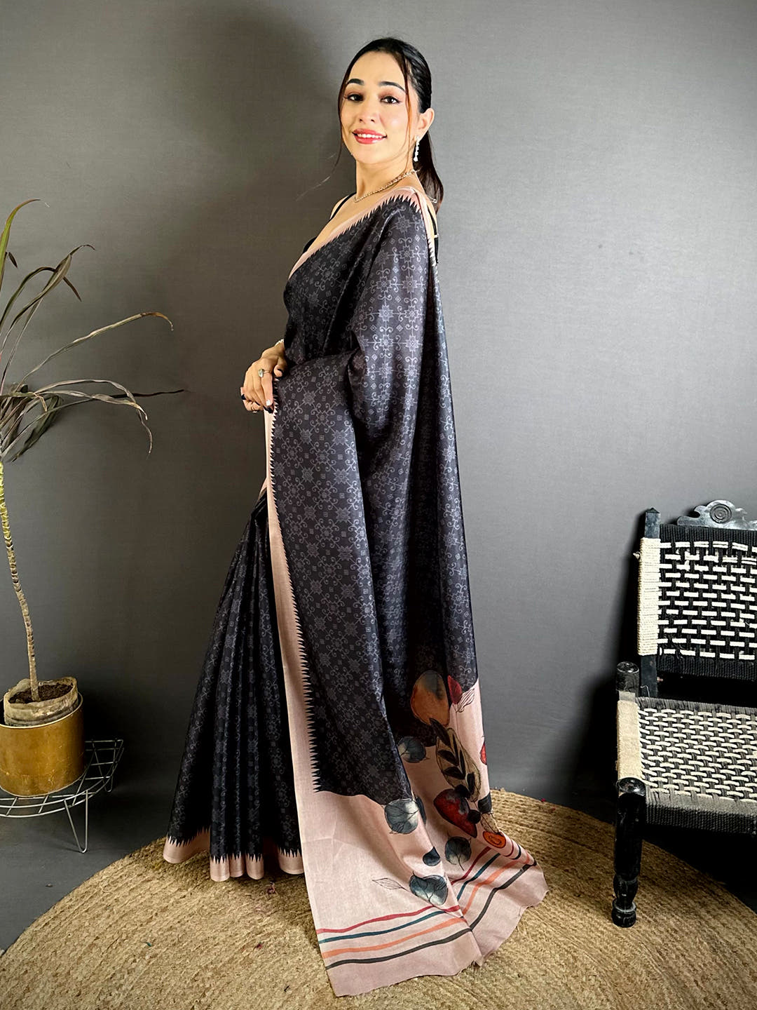 Opulent Geometric Printed Tussar Saree