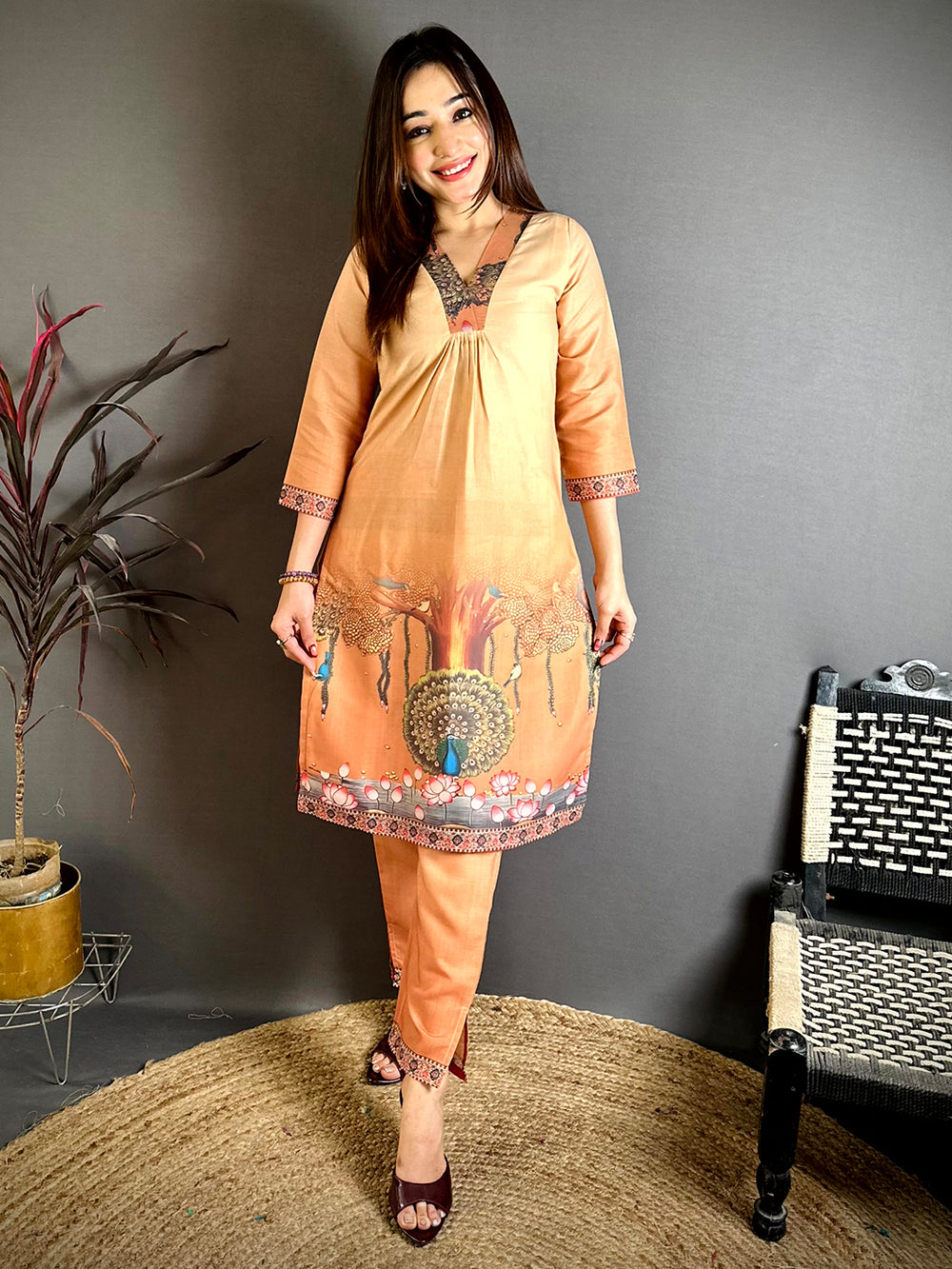 Aura Kalamkari Overlap V Neck Kurti