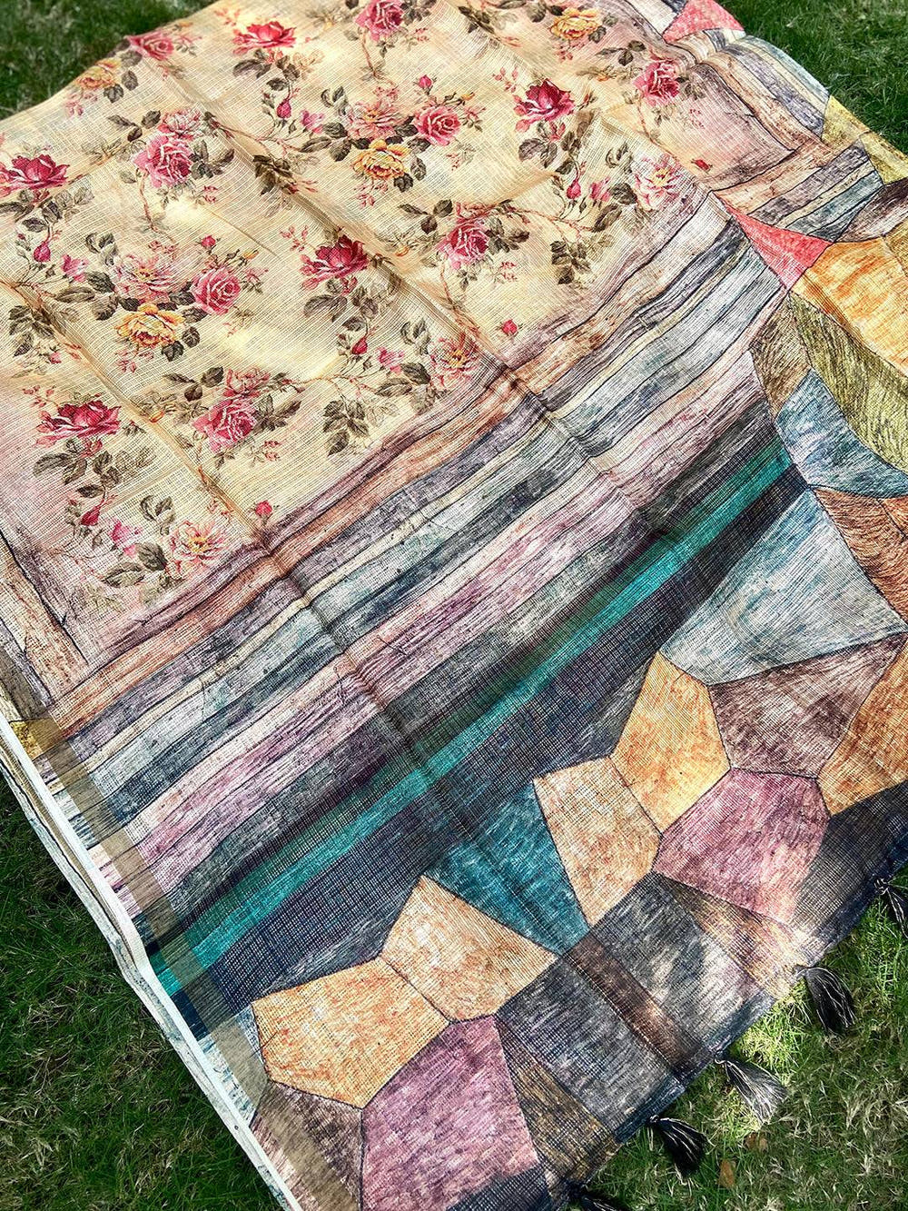 Cream Kota Doriya Silk Saree With Flower & abstect Prints