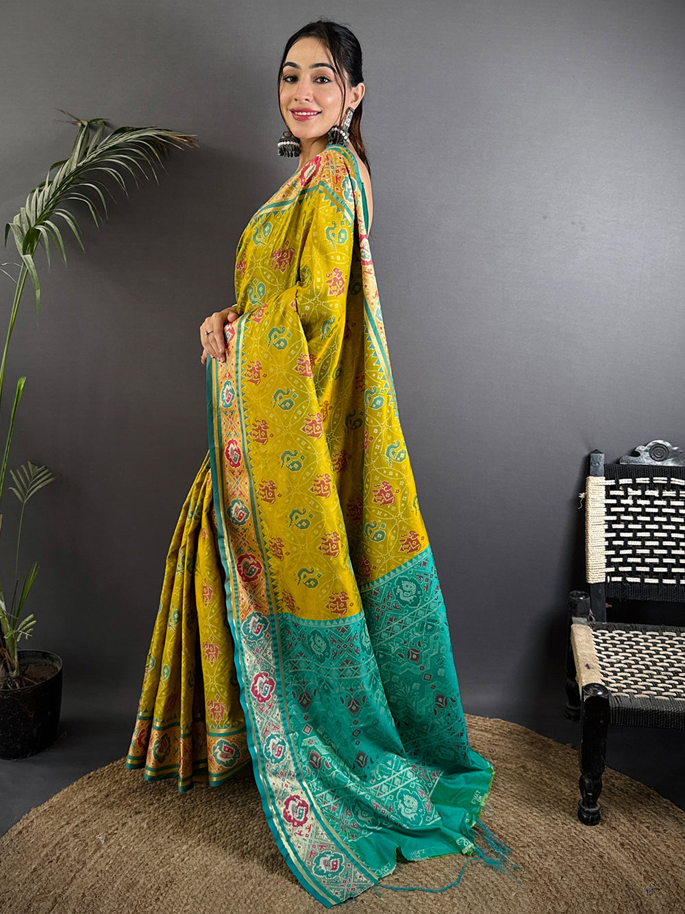 Elegant Green Pochampally Patola Silk Saree