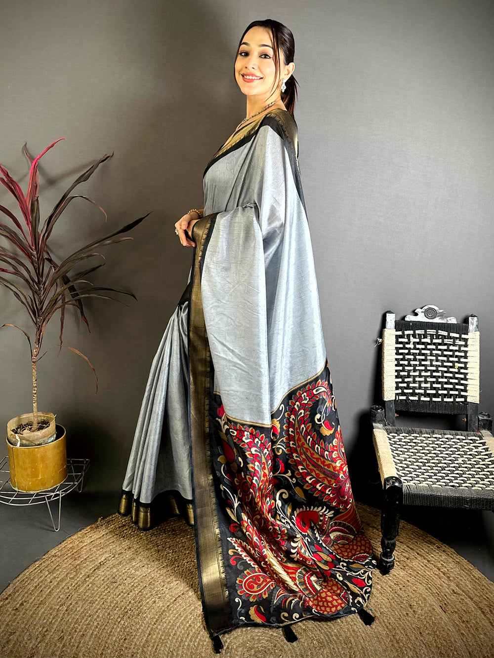 Grey Kalamkari Pallu Dola Saree
