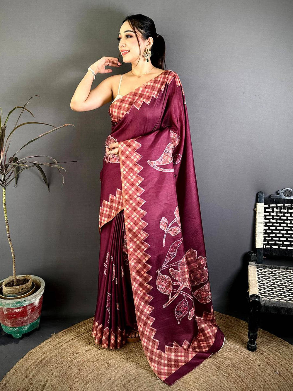 Elegant Applique Print Tussar Saree