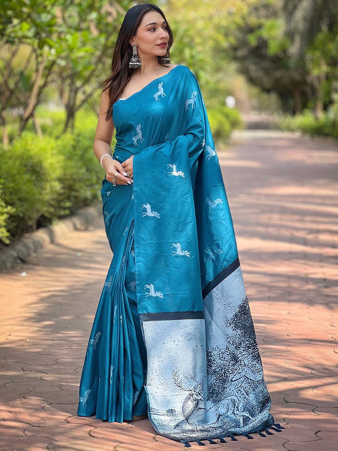 Full view of Rama soft silk saree with zari pallu