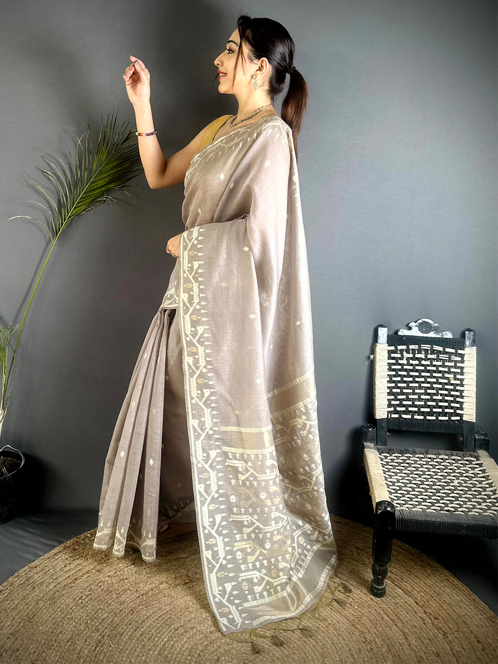 Classic Lakhani Linen Saree