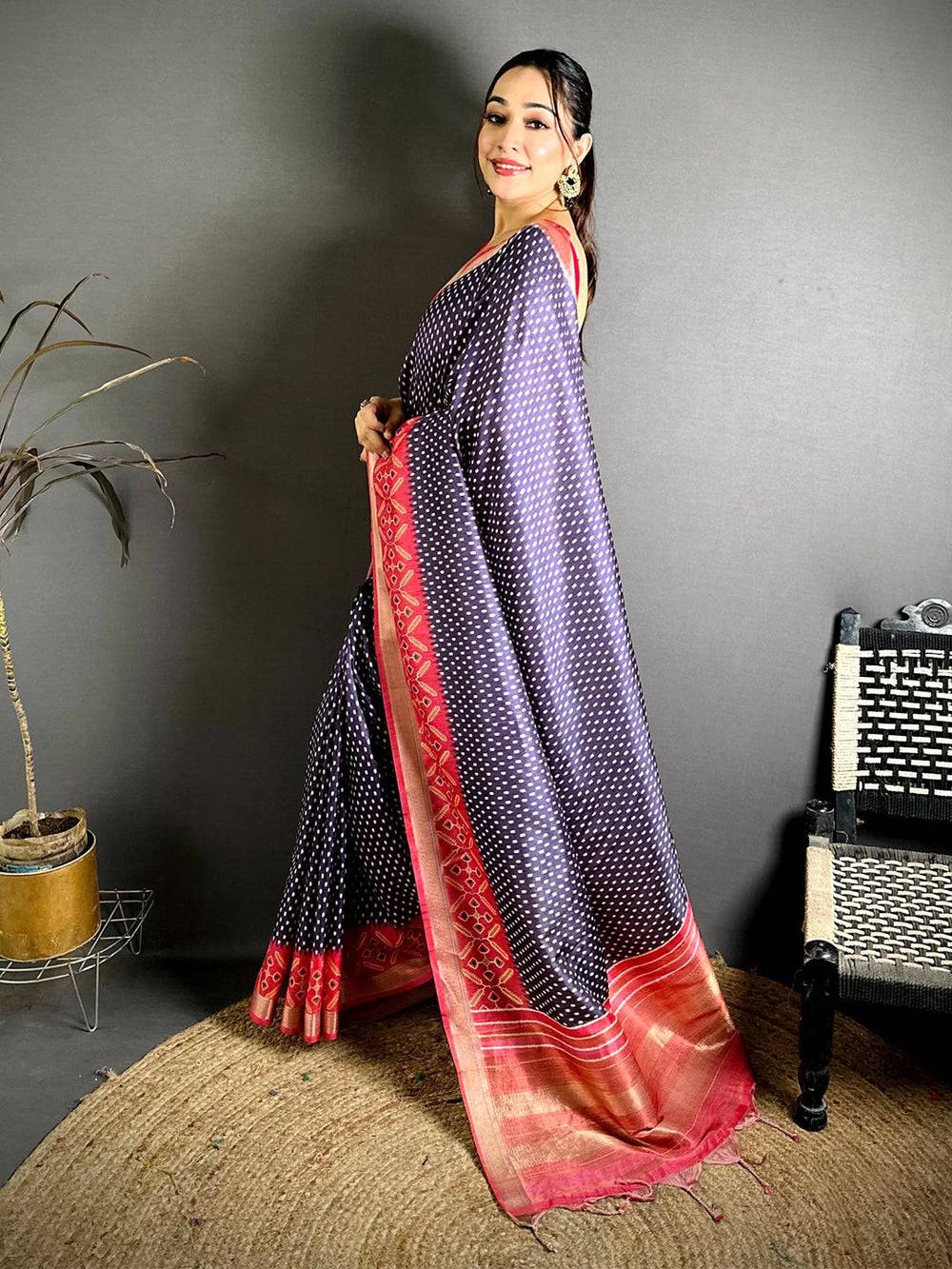 Stylish Ikkat Gaji Lakda Patta Silk Saree