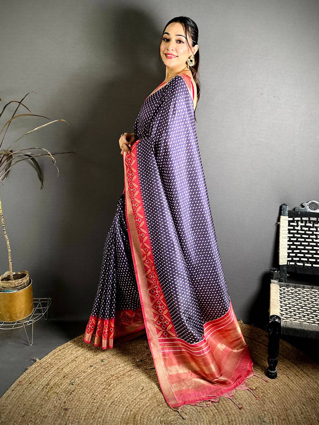 Stylish Ikkat Gaji Lakda Patta Silk Saree
