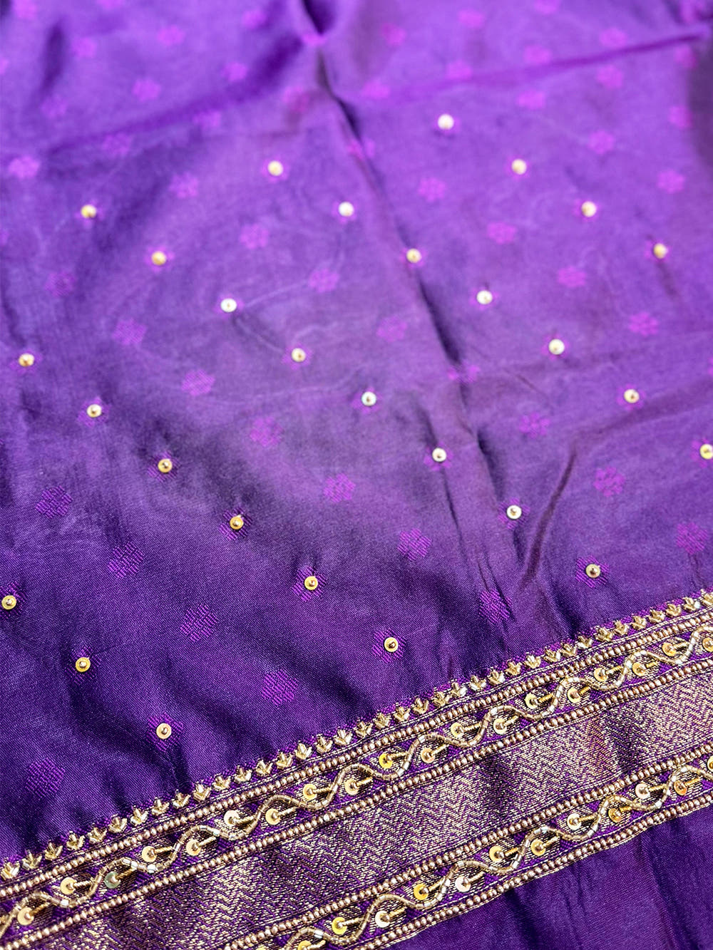 Gold Zari Bantex Border Silk Saree With Maggam Blouse
