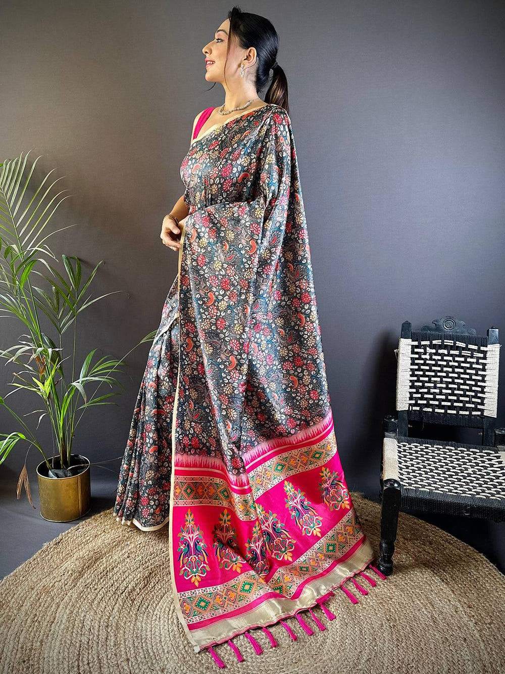 Grey Kalamkari Floral Print Gamthi Saree