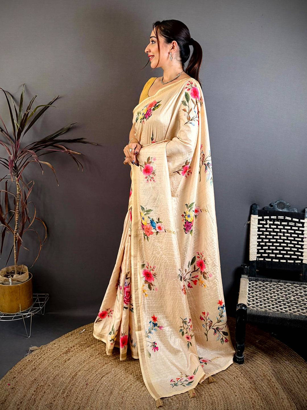 Celebrity Tussar Floral Ghicha Weaving Saree