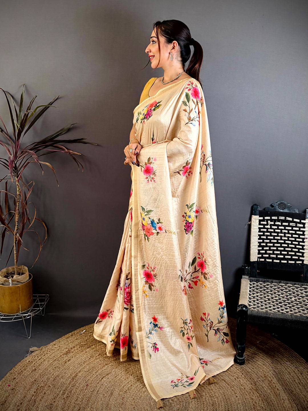 Celebrity Tussar Floral Ghicha Weaving Saree