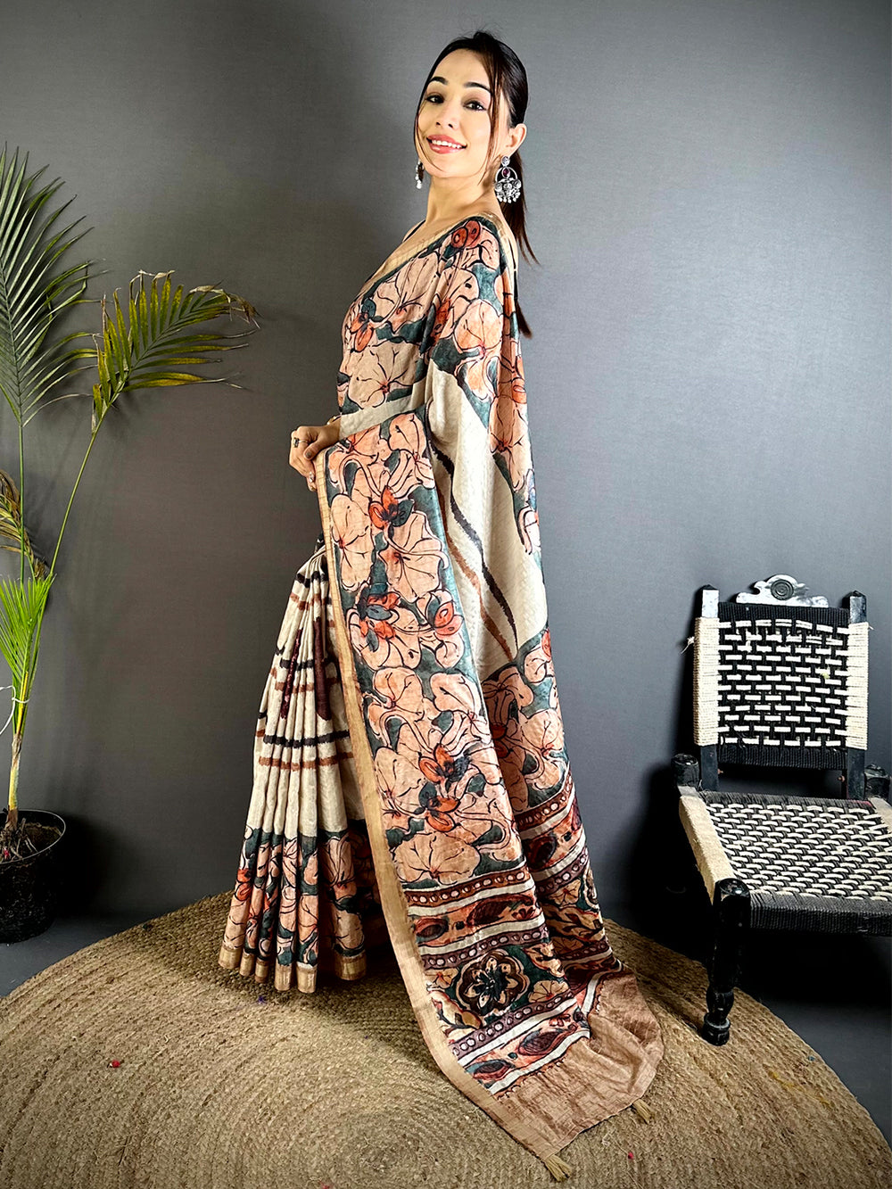 Stylish Ghicha Tussar Digital Art Saree