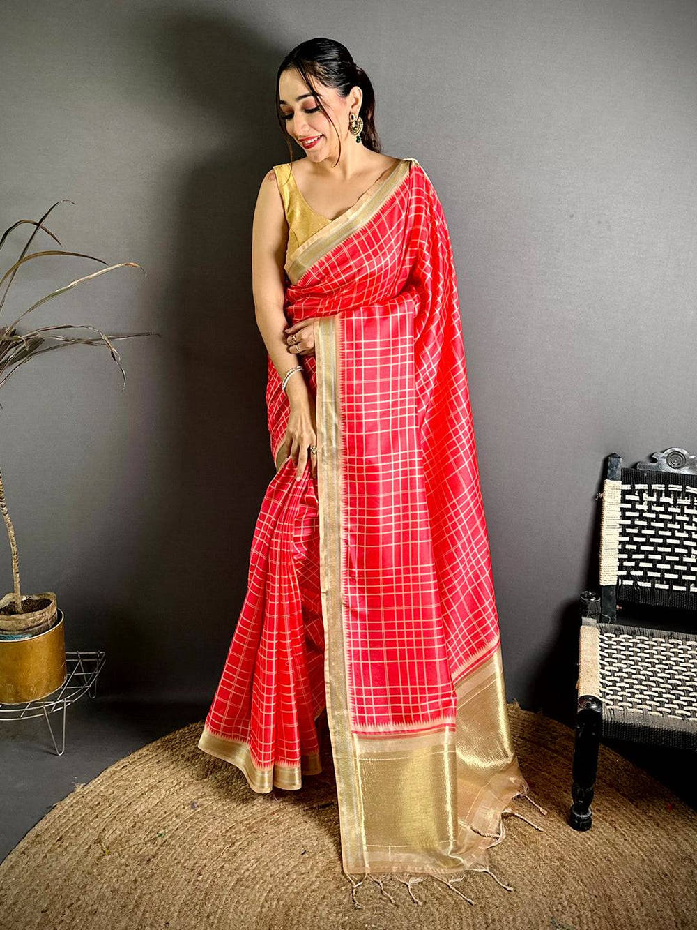 Soft Silk Checks Gaji Lakda Patta Saree