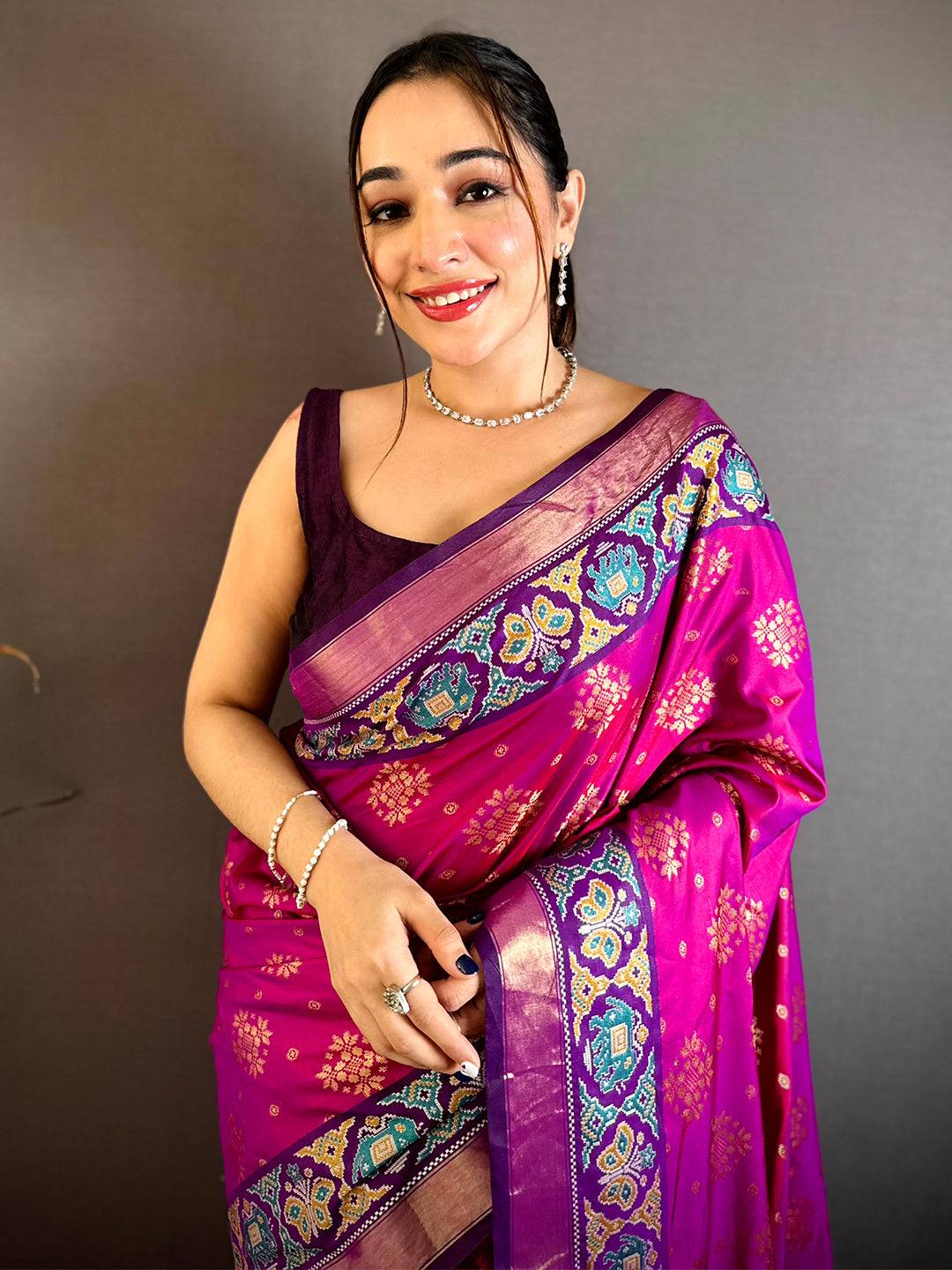 Classic Gold Zari Double Tone Pattu Saree
