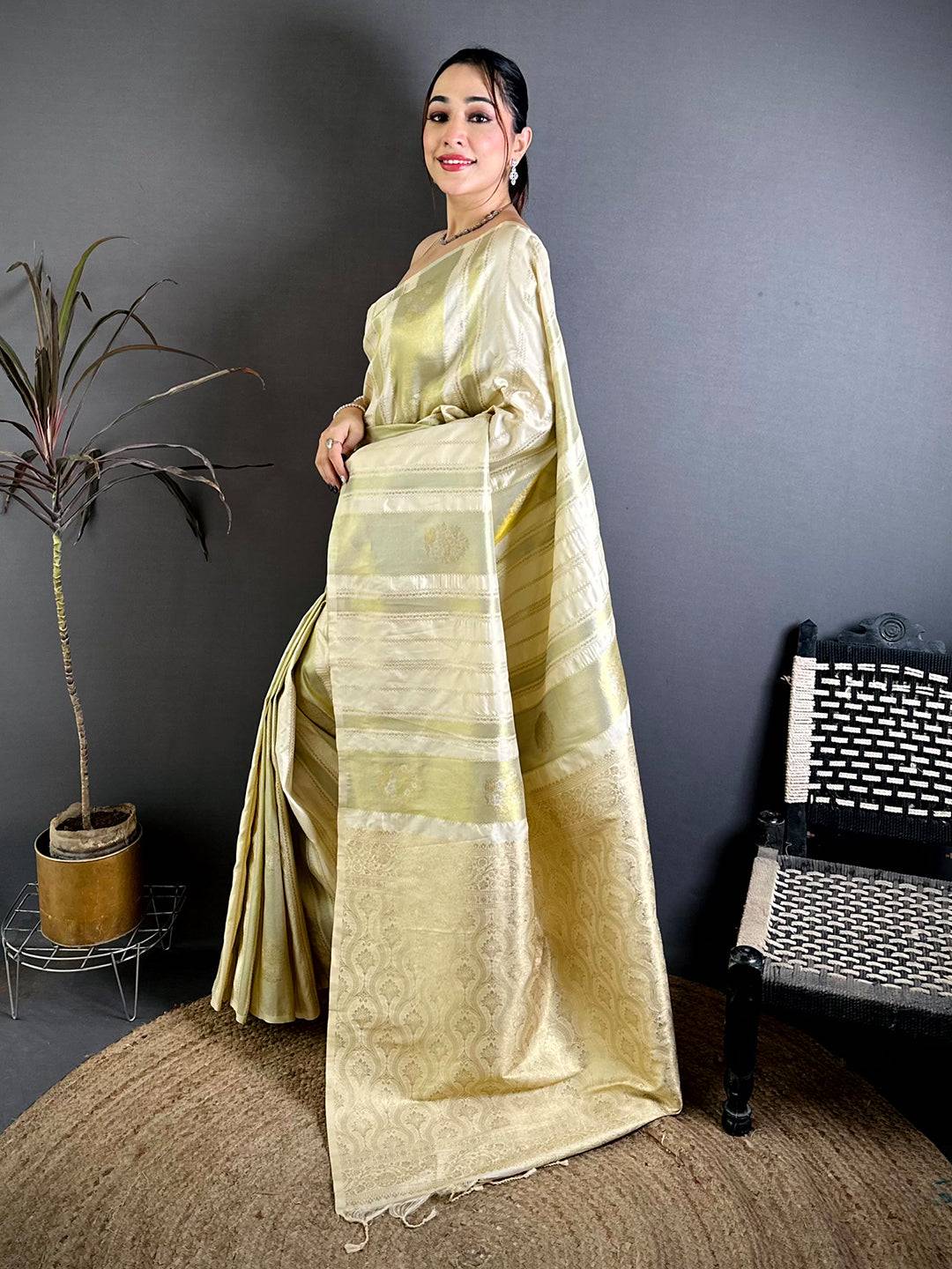 Celebrity Soft Silk Zari Weaving Saree