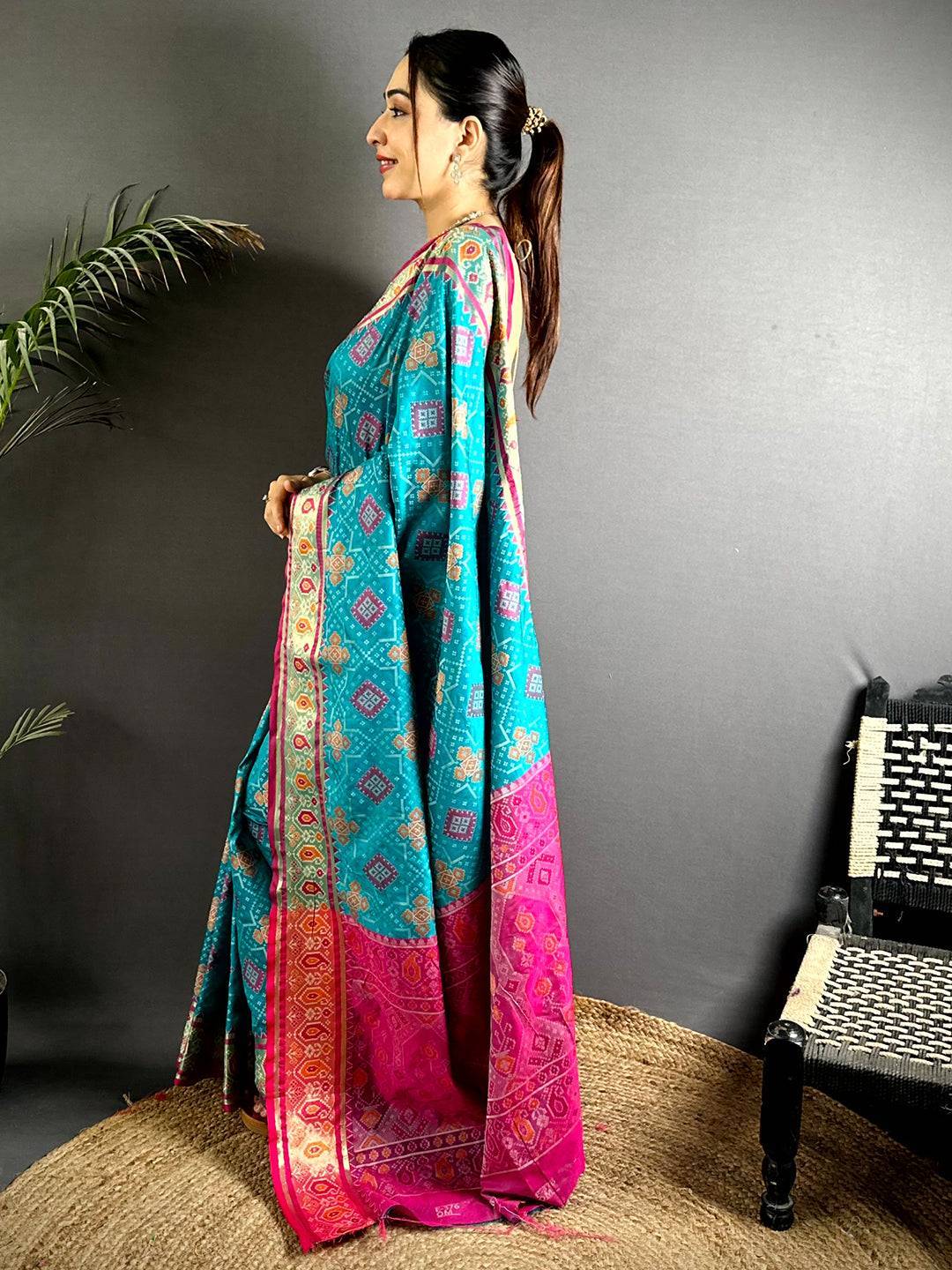 Rama Soft Silk Saree With Patola Weaving

