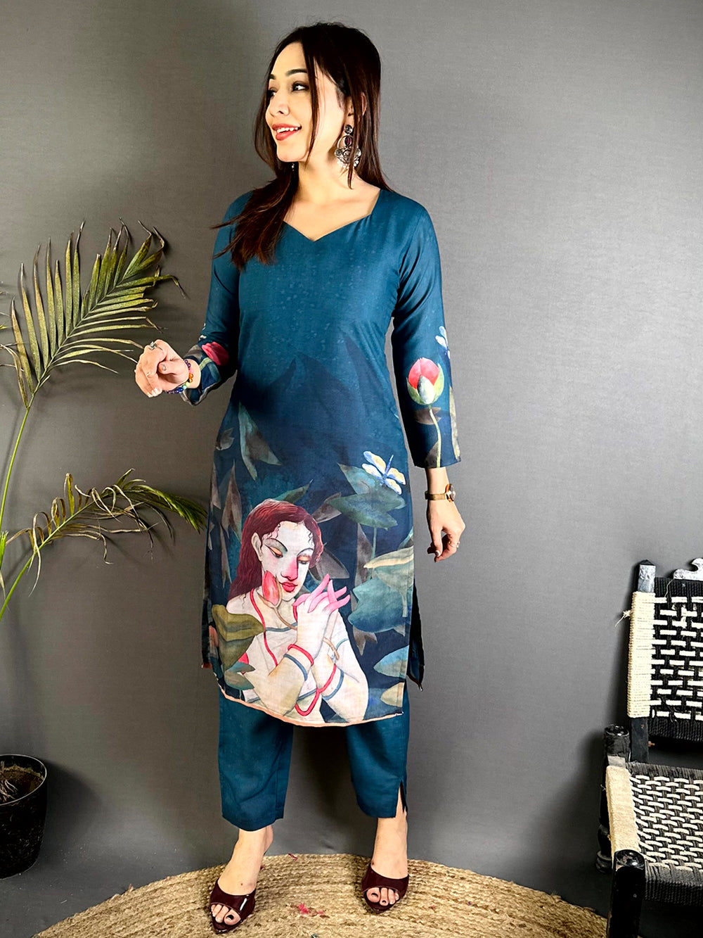 Poster Print Diamond Neck Mul Kurti