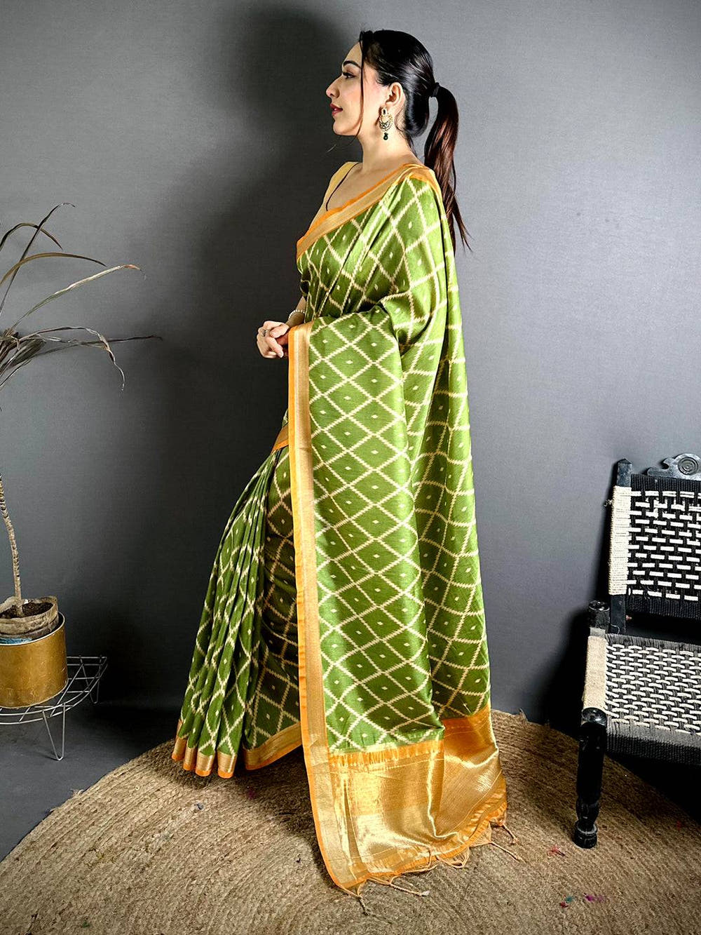 Artisan Gaji Lakda Patta Ikkat Saree