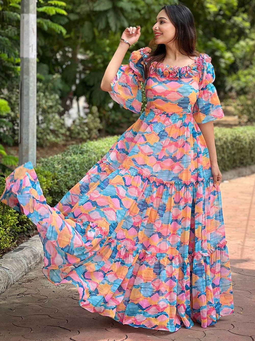 Flowy georgette dress with frill neckline