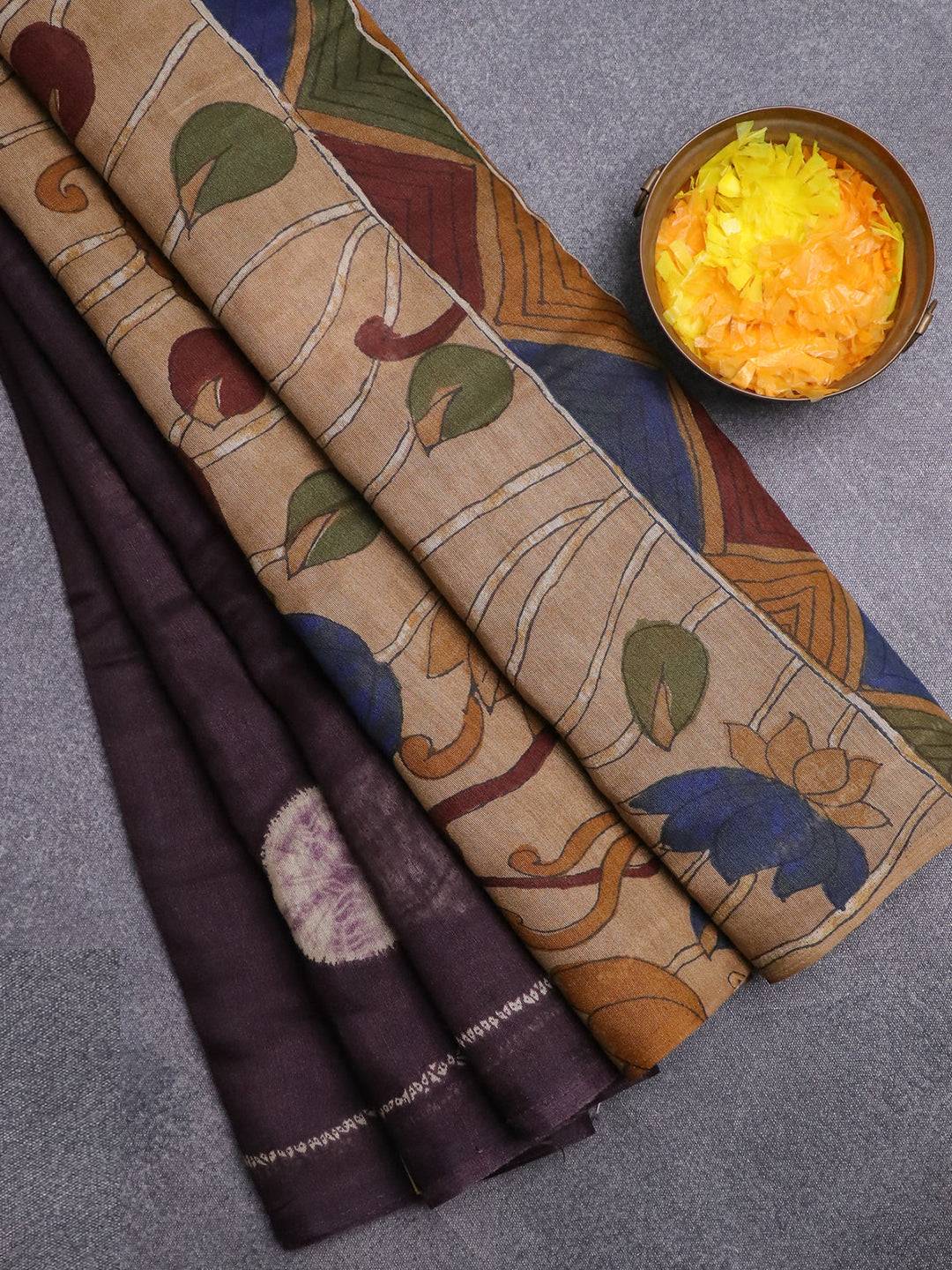 Jambli Semi Linen Batik Butta Saree
