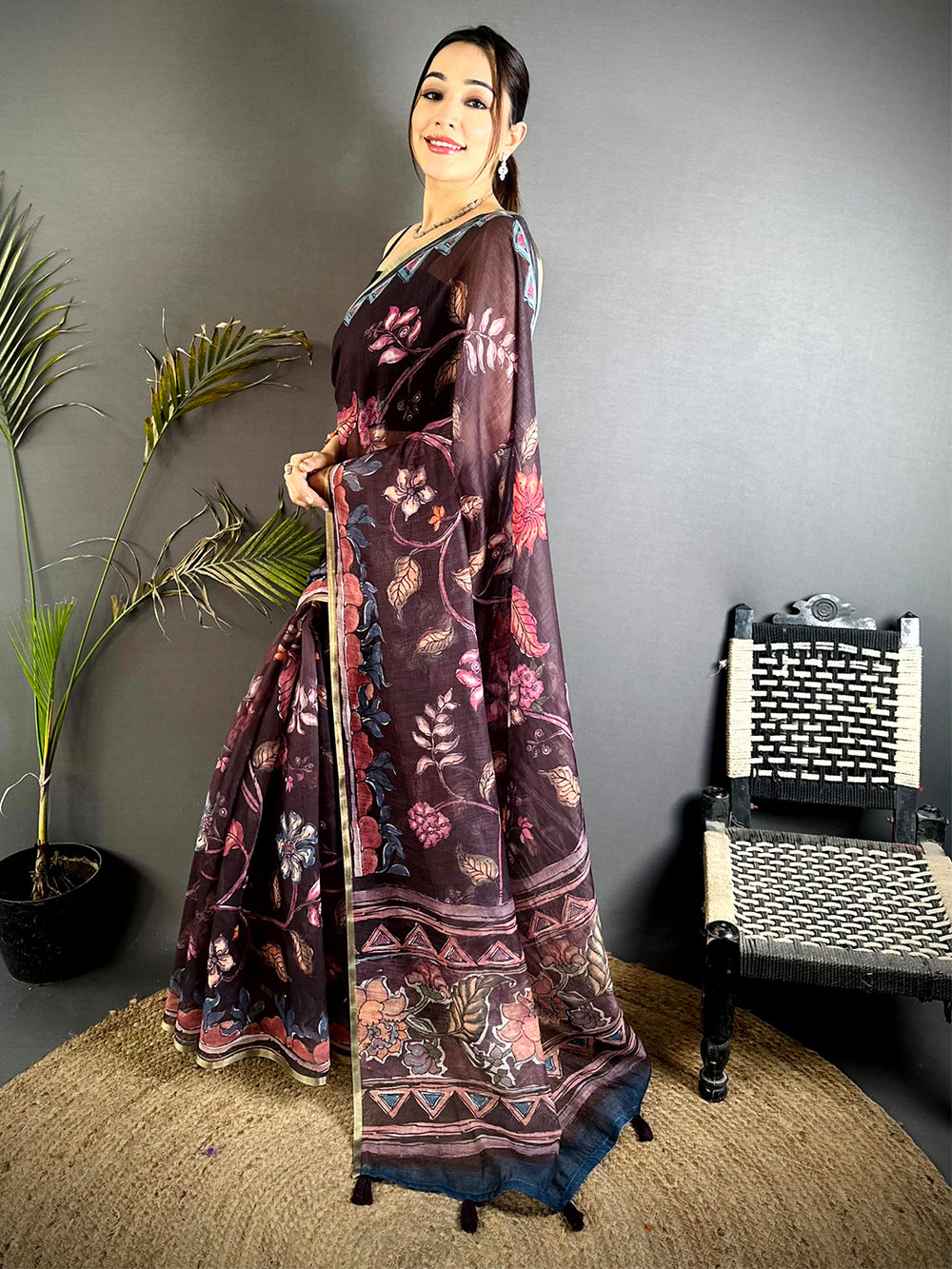 Opulent Floral Hand Art Linen Saree