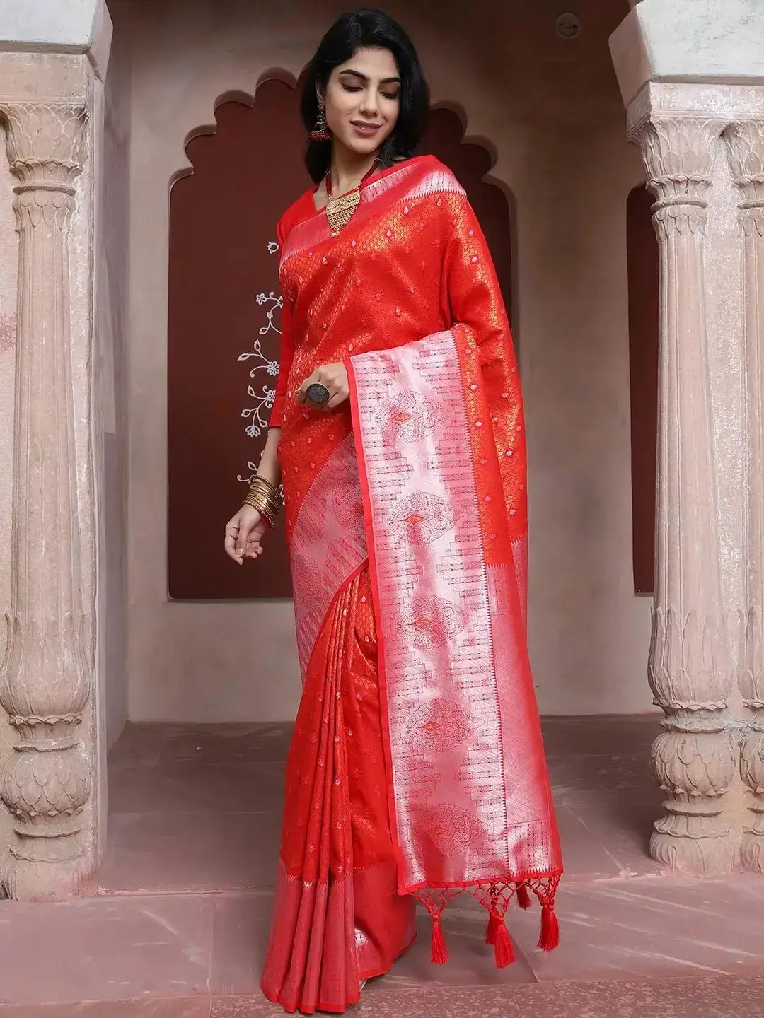 Stylish Premium Kanjivaram Silk Saree With Zari Work