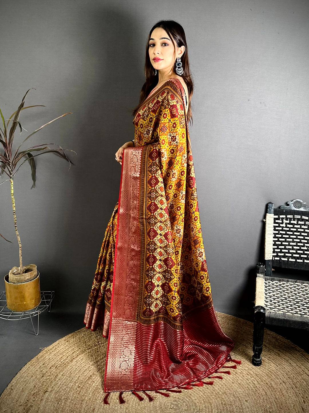 Elegant Patola Printed Viscose Dola Saree
