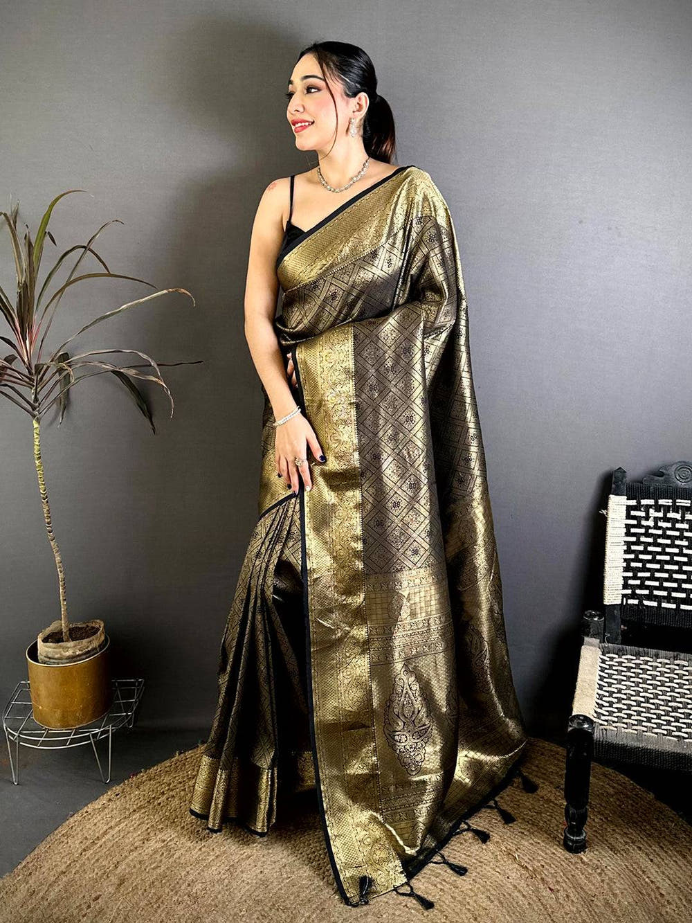 Stylish Kanjivaram Self Gold Zari Weave Saree
