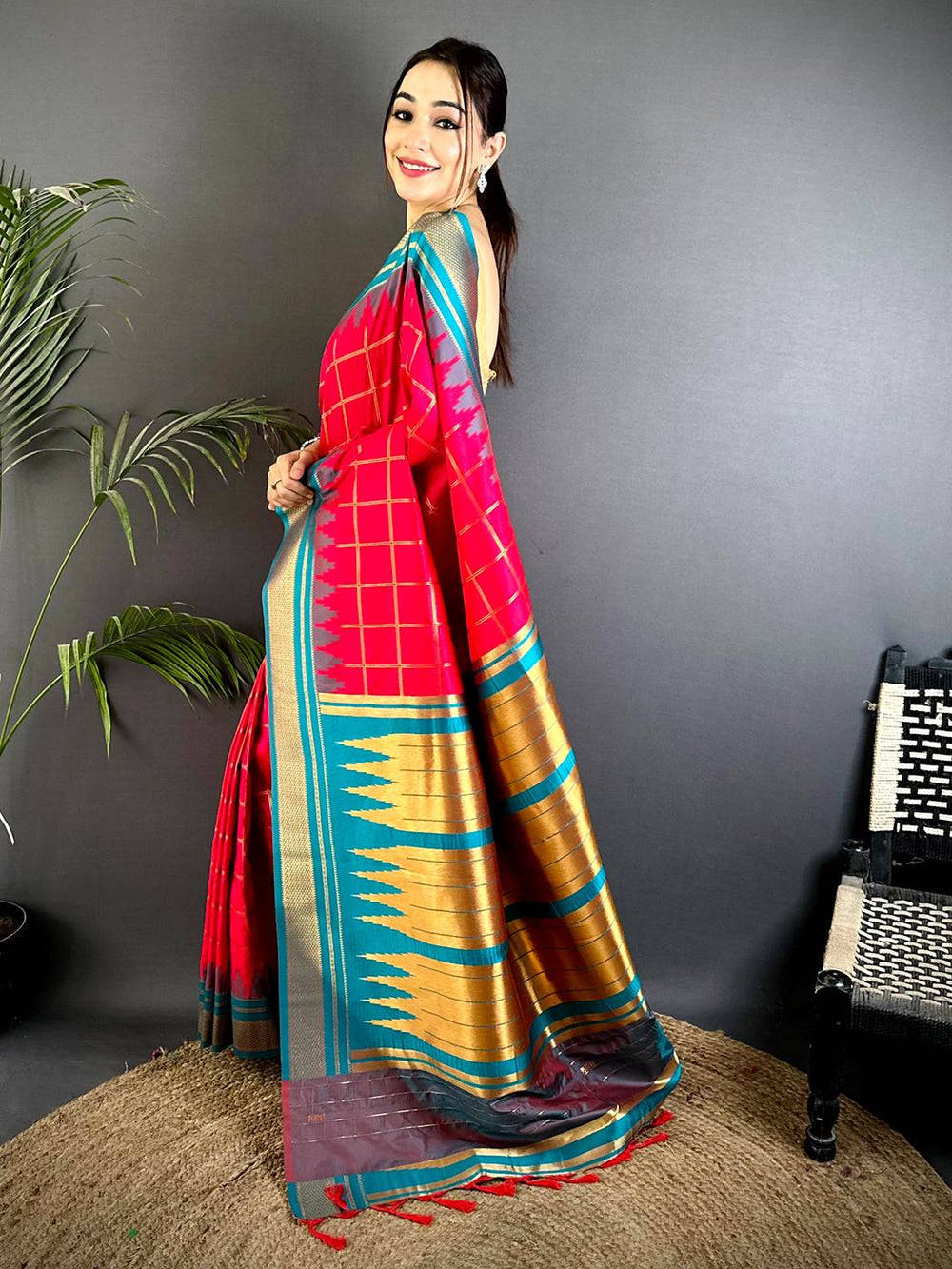 Opulent Dual Tone Gold Zari Saree